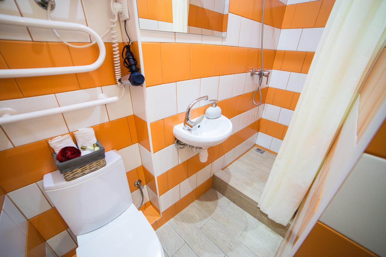 Mini Economy Apartments- Filatova 10 Lviv Ngoại thất bức ảnh